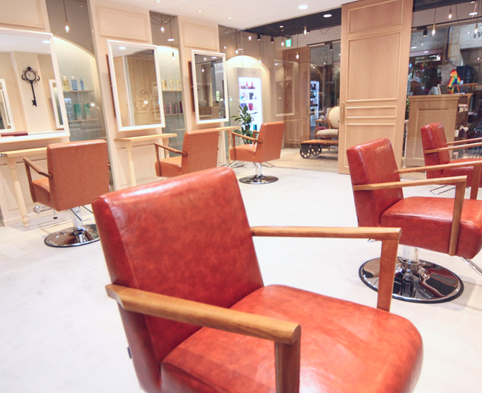 武蔵新城店の店内写真